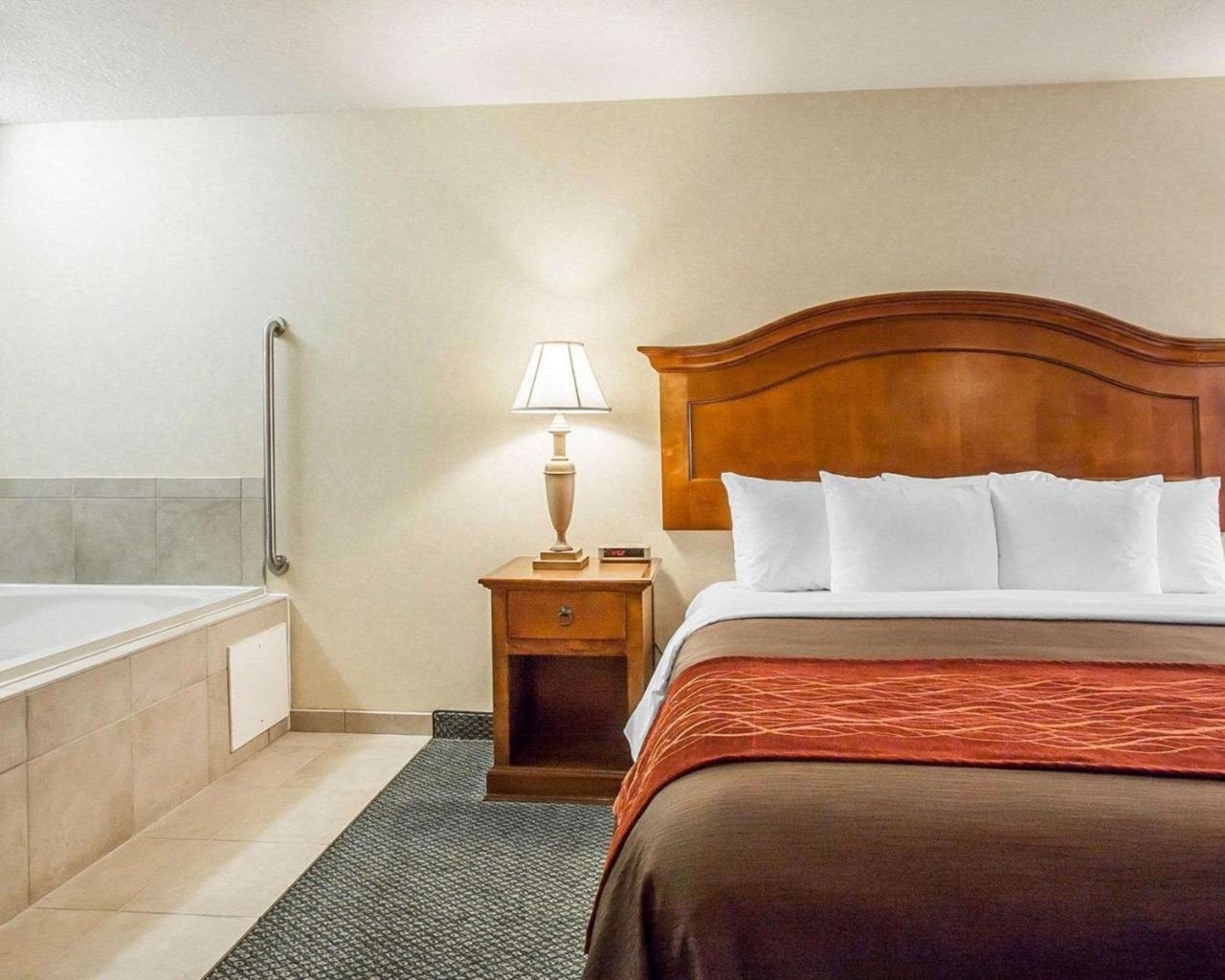 Comfort Inn Conference Center Hillsboro Eksteriør bilde